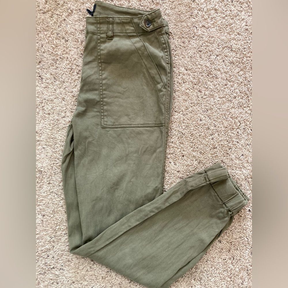 Nicole Miller Army Trouser Pants w/ jogger legs run big like 4-6